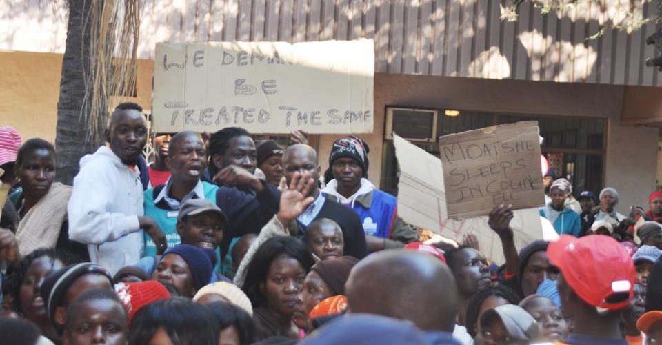 Protest march against poor service delivery - Die Kwêvoël