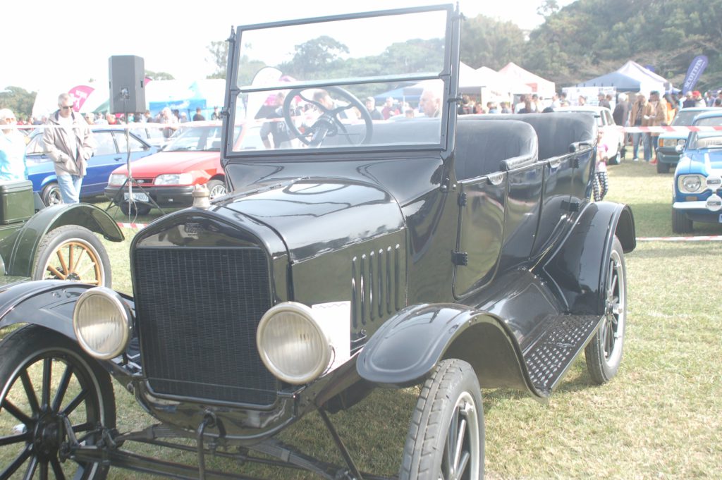 16 Julie Motorshow photo 9
