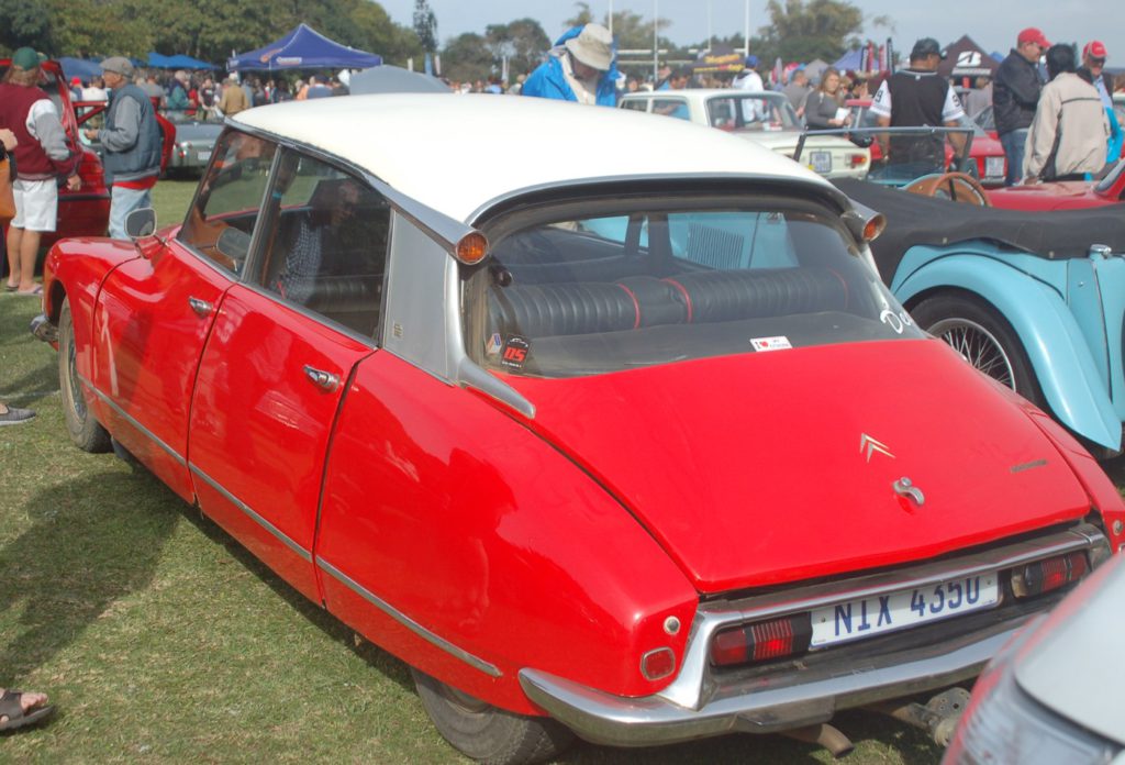 16 Julie Motorshow photo Citroen