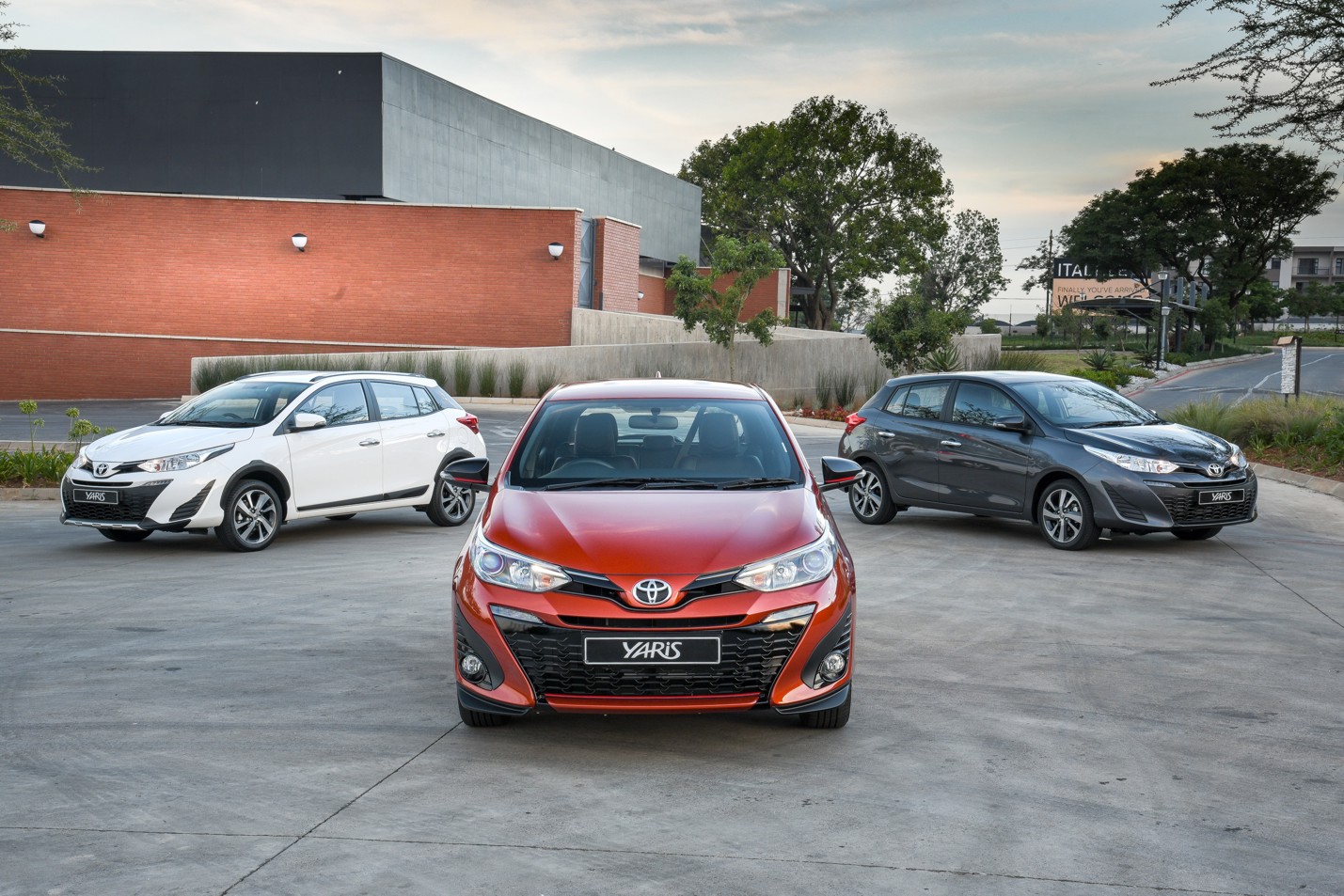 YARIS_002