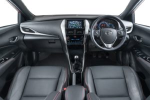 YARIS_070